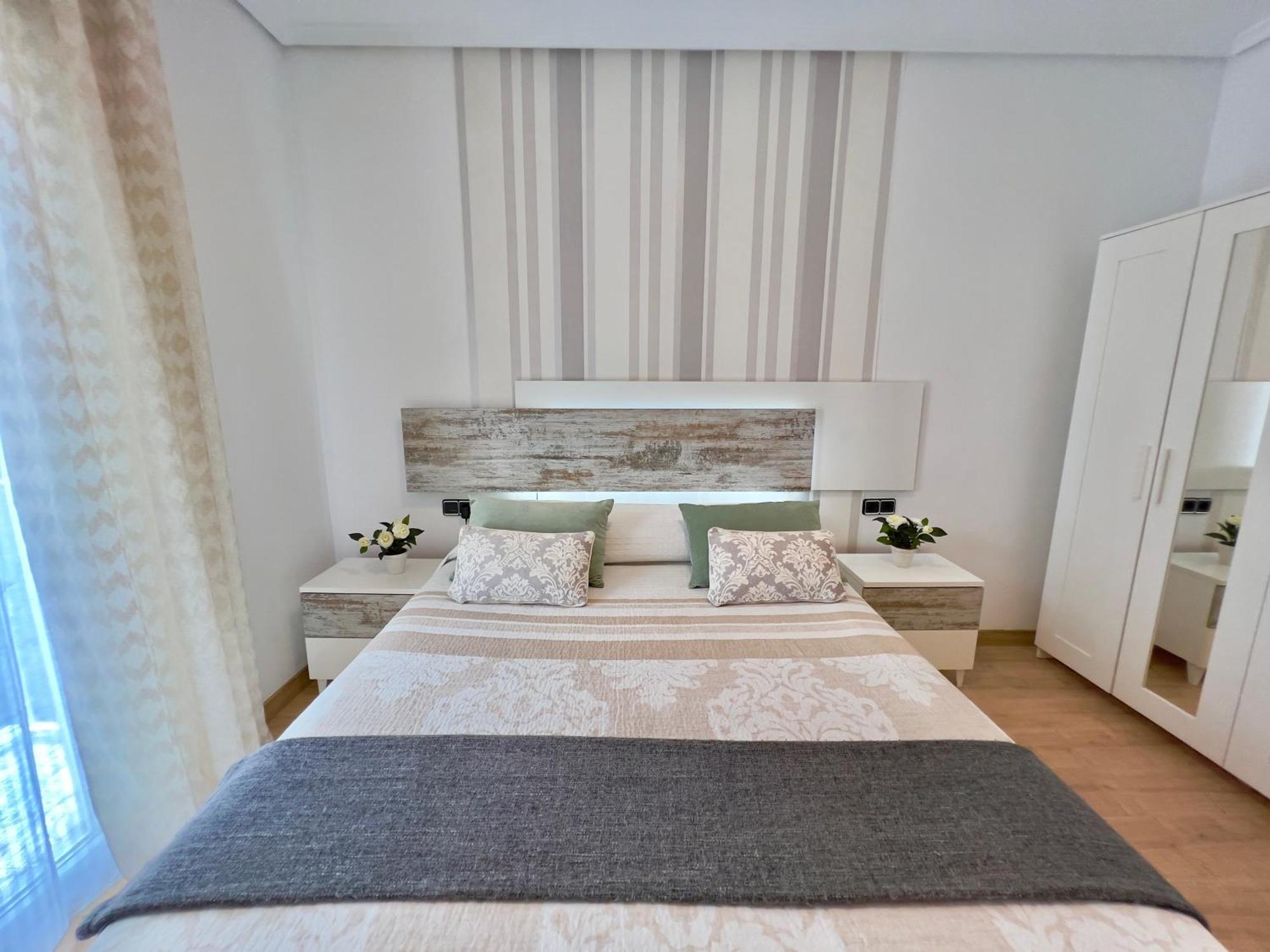 Cozy Apartment In Valencia! Wi-Fi ! Exterior foto