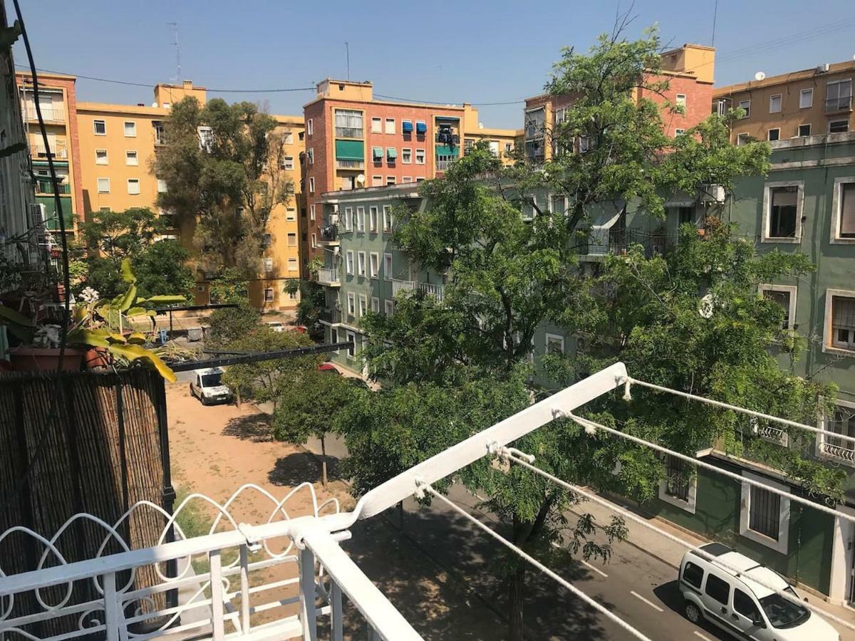 Cozy Apartment In Valencia! Wi-Fi ! Exterior foto